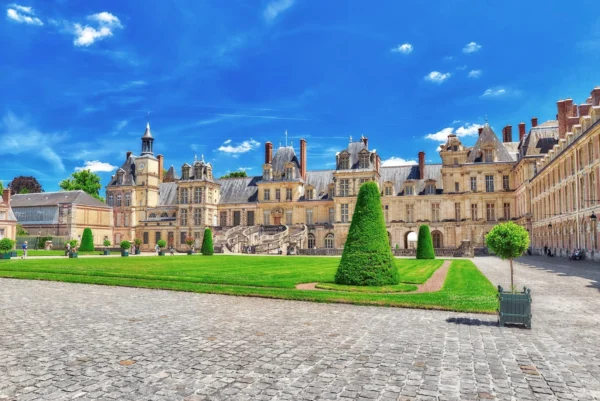 Visita el Castillo de Fontainebleau y el Pueblo